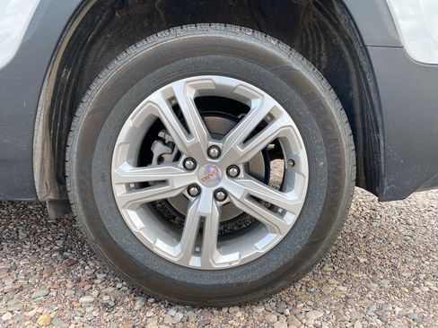 Used 2024 GMC Terrain SLE image 5