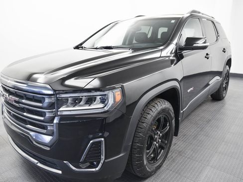 Used 2023 GMC Acadia AT4 image 3