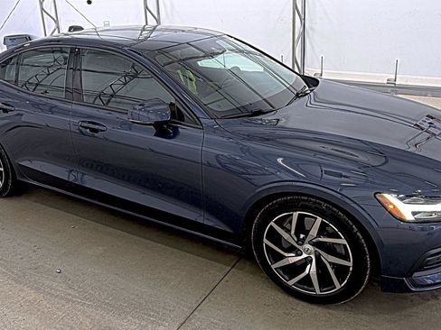 Used 2019 Volvo S60 T6 Momentum w/ Premium Package AWD/4WD image 3