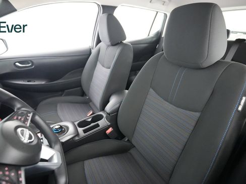 Used 2025 Nissan Leaf S FWD image 4