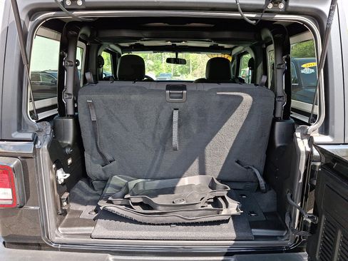Certified 2019 Jeep Wrangler Sport image 28