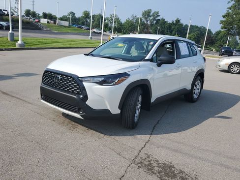 Certified 2024 Toyota Corolla Cross L AWD/4WD image 2