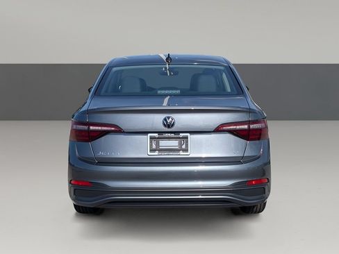 Used 2023 Volkswagen Jetta SE FWD image 9