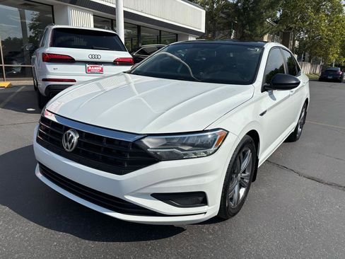 Used 2021 Volkswagen Jetta R-Line FWD image 2