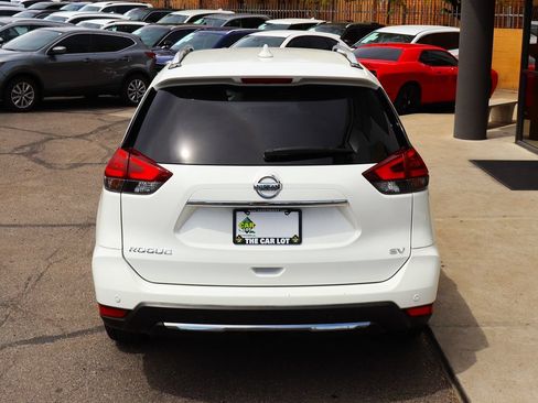 Used 2019 Nissan Rogue SV FWD image 10