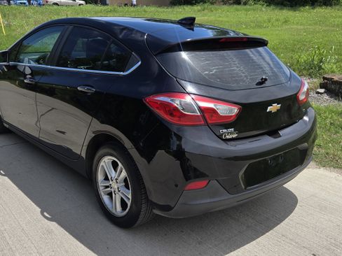 Used 2018 Chevrolet Cruze LT image 6