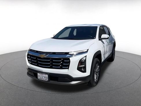 Used 2025 Chevrolet Equinox LT FWD image 5