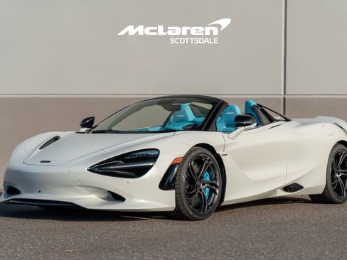 Used 2026 McLaren 750S Spider RWD image 3
