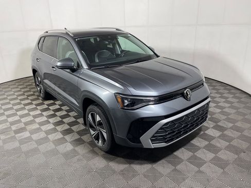New 2026 Volkswagen Taos SE AWD/4WD image 1