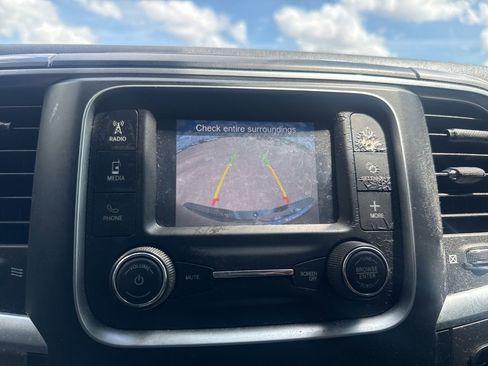 Used 2021 RAM 1500 Classic SLT image 45