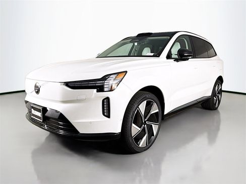 New 2025 Volvo EX90 Plus image 3