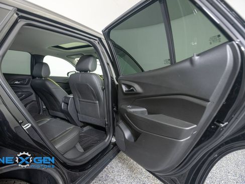 Used 2024 Chevrolet Trax ACTIV w/ Sunroof Package FWD image 32