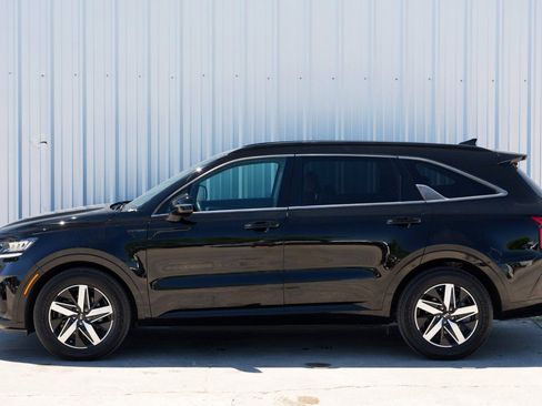 Used 2021 Kia Sorento S image 46