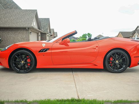 Used 2012 Ferrari California image 3