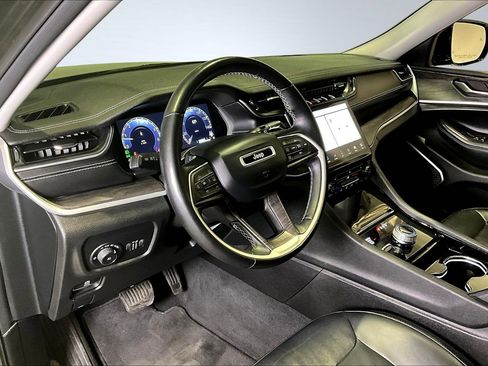 Used 2022 Jeep Grand Cherokee L Limited image 16