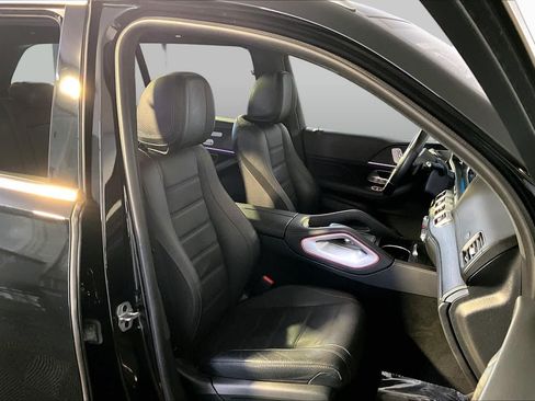 Used 2023 Mercedes-Benz GLS 580 4MATIC image 8