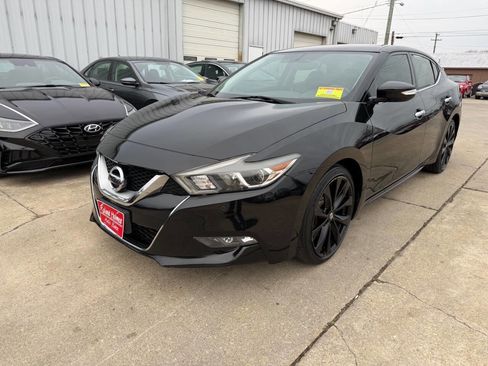 Used 2017 Nissan Maxima SR w/ Midnight Edition image 2