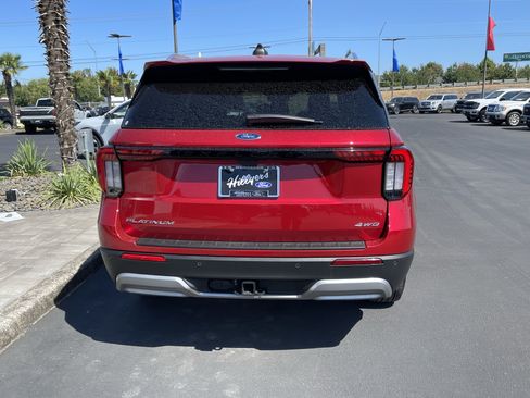 Certified 2025 Ford Explorer Platinum AWD/4WD image 4