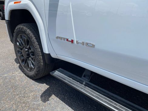Used 2024 GMC Sierra 2500 AT4 w/ AT4 Premium Plus Package AWD/4WD image 13