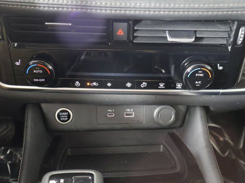 Used 2023 Nissan Rogue SL FWD image 46
