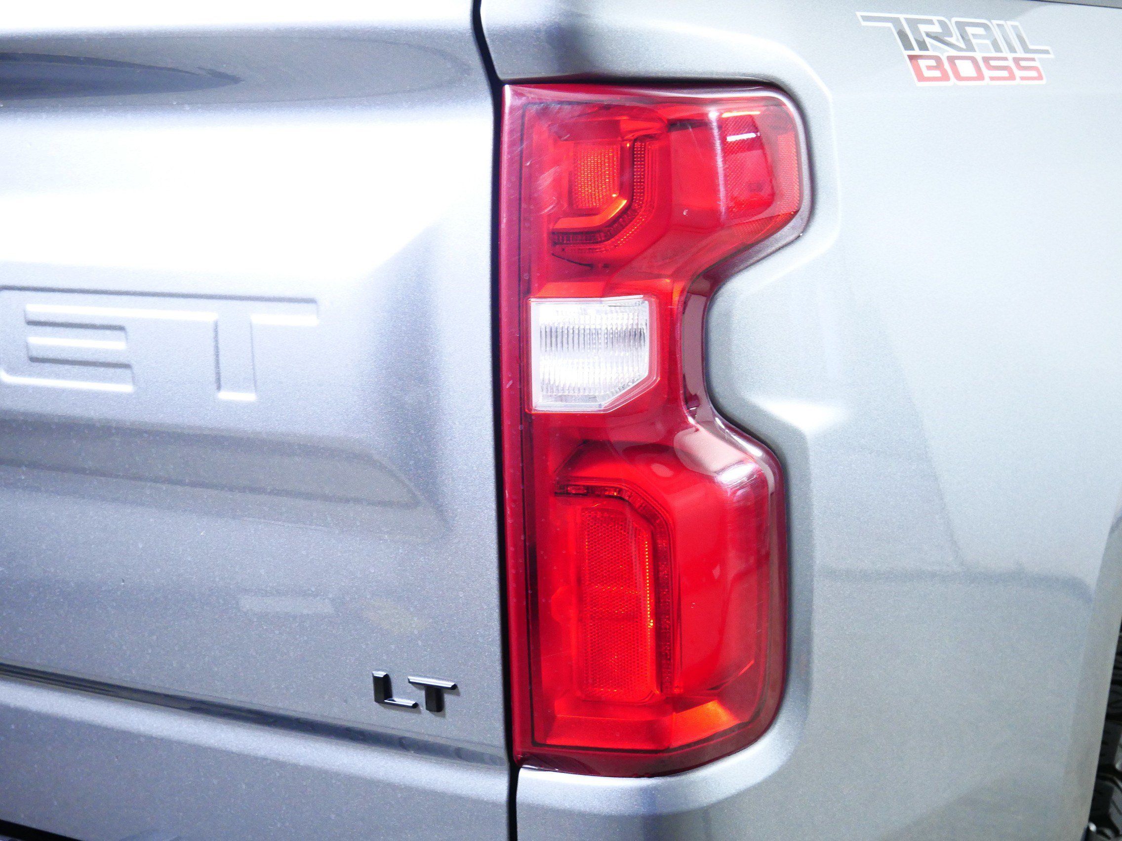 Certified 2021 Chevrolet Silverado 1500 LT Trail Boss w/ Convenience Package II AWD/4WD image 17