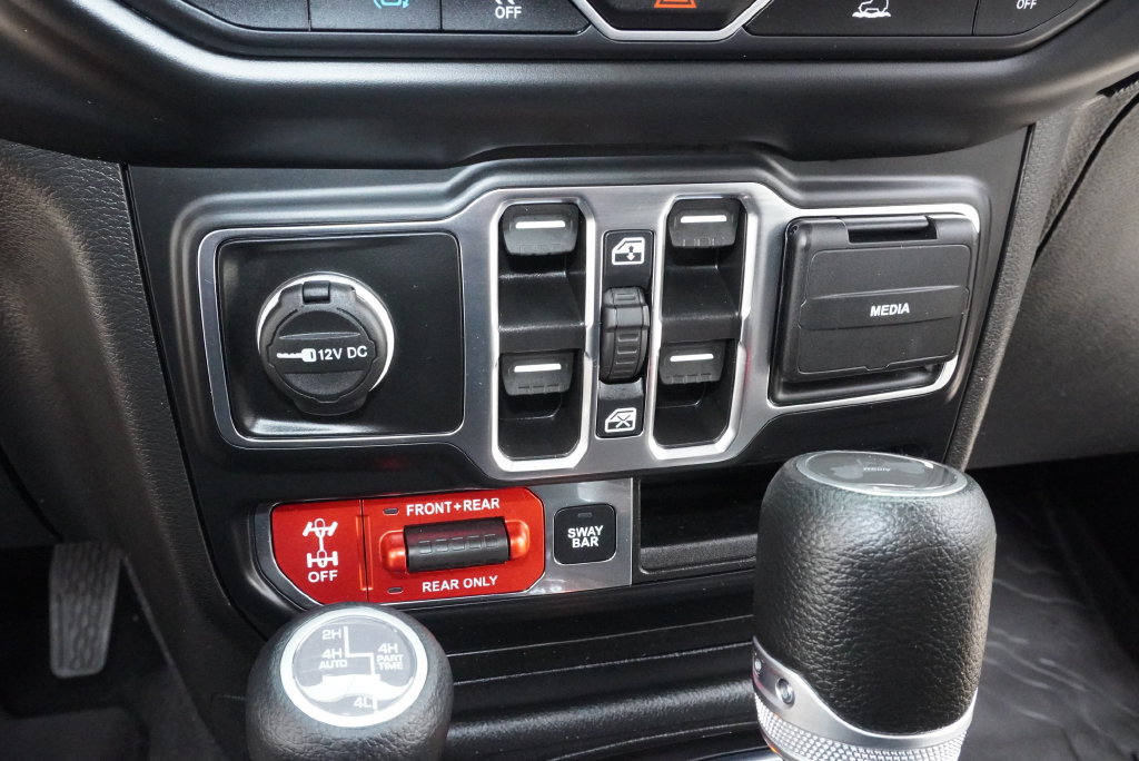 Used 2023 Jeep Wrangler Unlimited Rubicon 4xe AWD/4WD image 27