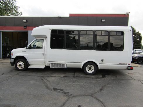 Used 2016 Ford E-350 and Econoline 350 Super Duty w/ Shuttle Bus Prep Package RWD image 10