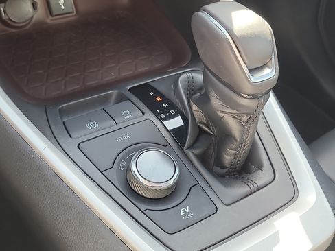 Certified 2021 Toyota RAV4 Limited AWD/4WD image 29