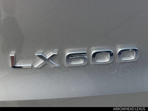 Used 2024 Lexus LX 600 4WD w/ Interior Upgrade Package image 11