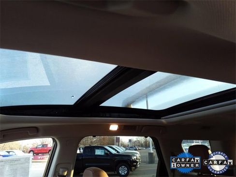 Certified 2024 Nissan Pathfinder Platinum w/ Black Appearance Package image 12