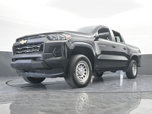 Used 2023 Chevrolet Colorado W/T w/ WT Convenience Package II image 19