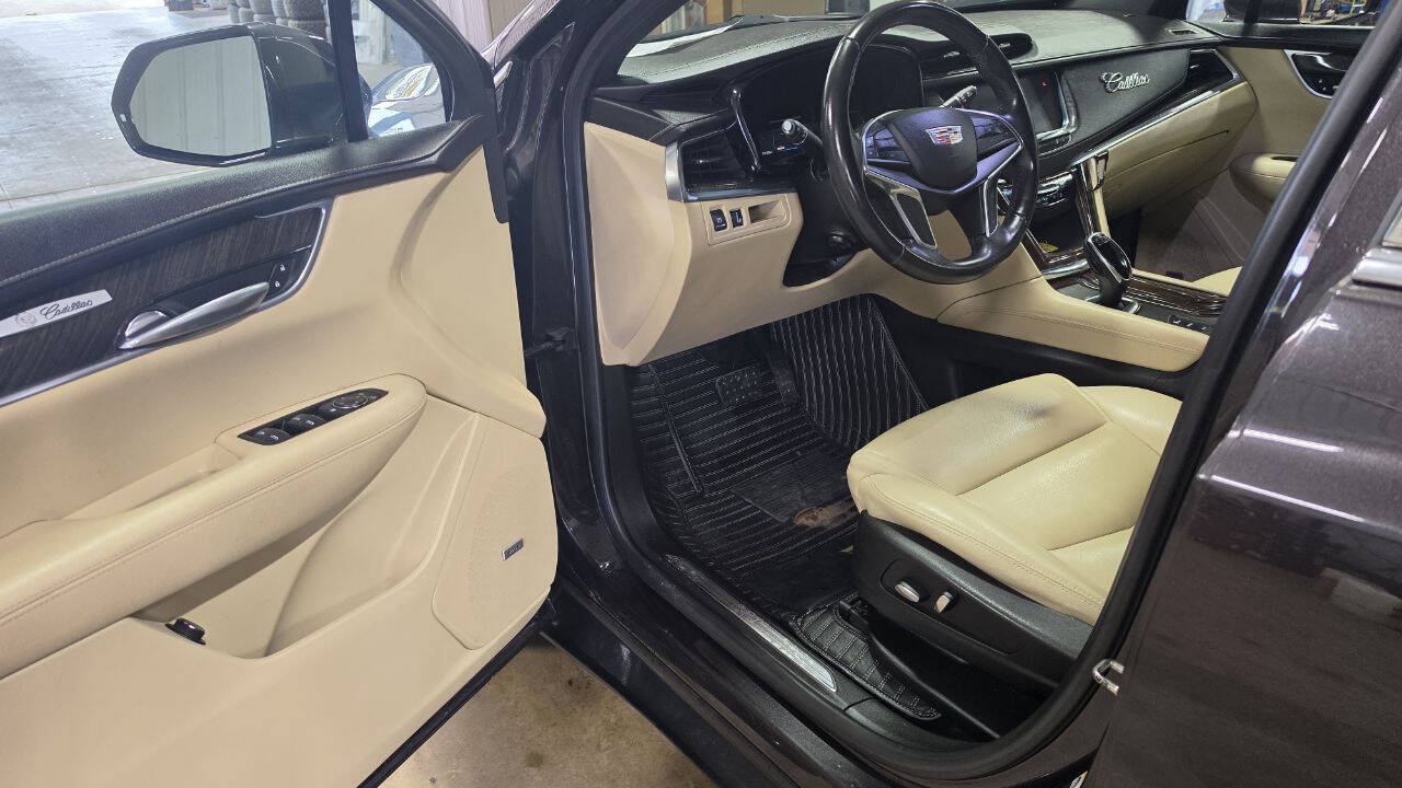 Used 2018 Cadillac XT5 AWD image 18