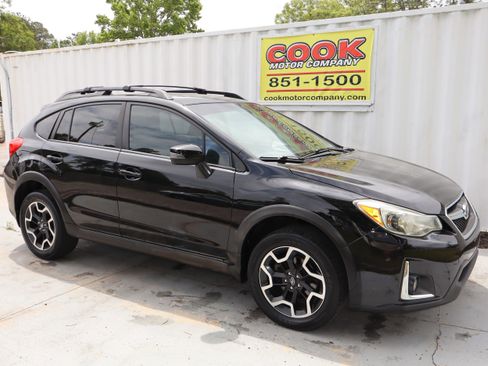 Used 2017 Subaru Crosstrek 2.0i Limited AWD/4WD image 2
