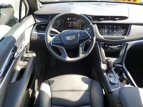 Certified 2025 Cadillac XT5 Premium Luxury FWD image 37