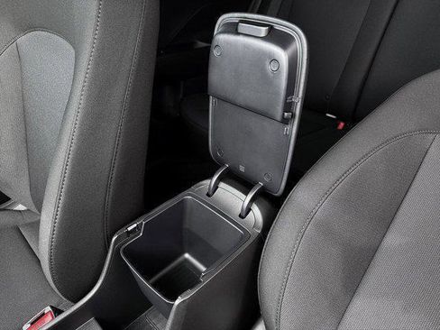 New 2026 Hyundai Kona SE image 19