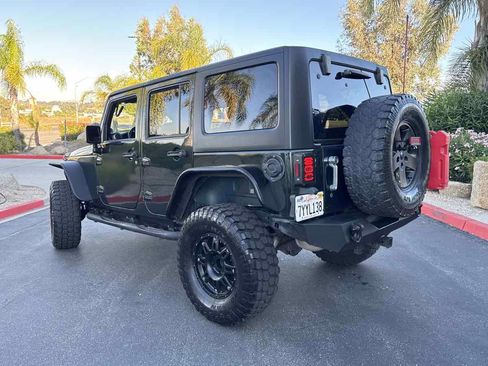 Used 2012 Jeep Wrangler Unlimited Sport image 3