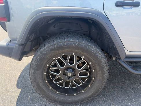 Used 2018 Jeep Wrangler Unlimited Rubicon AWD/4WD image 10