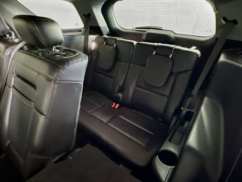 Used 2024 Ford Explorer XLT w/ Equipment Group 202A image 28