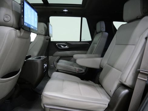 Used 2021 GMC Yukon SLT w/ SLT Premium Package AWD/4WD image 24