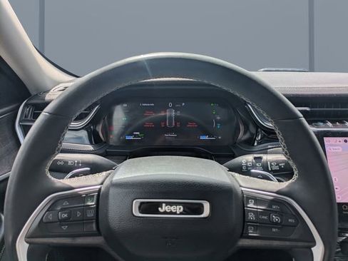 Used 2024 Jeep Grand Cherokee Limited 4xe image 31