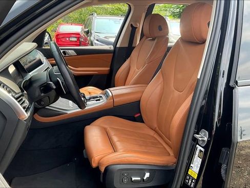 Used 2022 BMW X7 xDrive40i w/ Premium Package image 24