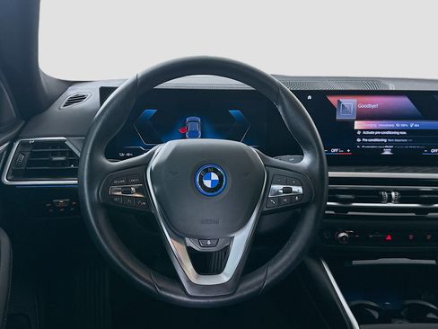 Used 2023 BMW i4 eDrive35 w/ Premium Package RWD image 17