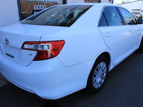 Used 2012 Toyota Camry LE image 11
