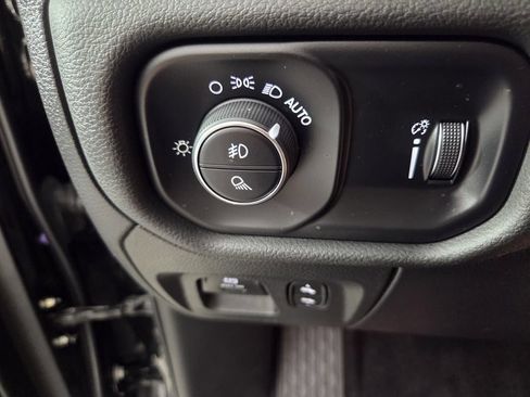 Used 2025 RAM 1500 Big Horn RWD image 19