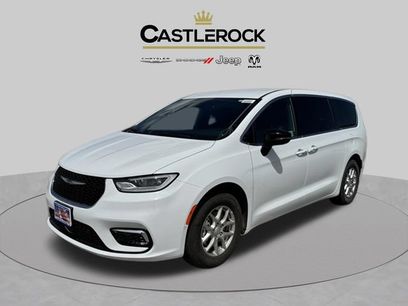 New 2026 Chrysler Pacifica Select