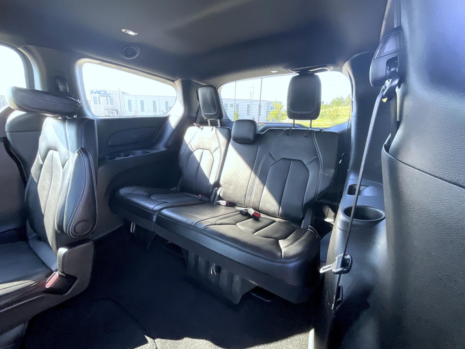 Used 2025 Chrysler Pacifica Select FWD image 20