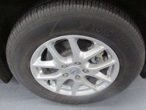 Used 2023 Chrysler Pacifica Touring-L FWD image 13