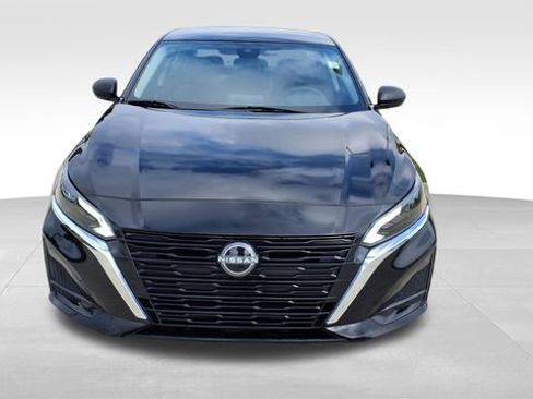 Used 2025 Nissan Altima 2.5 SV image 2