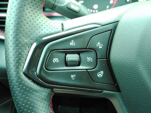 Used 2025 Chevrolet Trax RS w/ Driver Confidence Package FWD image 32
