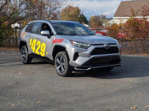 New 2025 Toyota RAV4 SE image 14